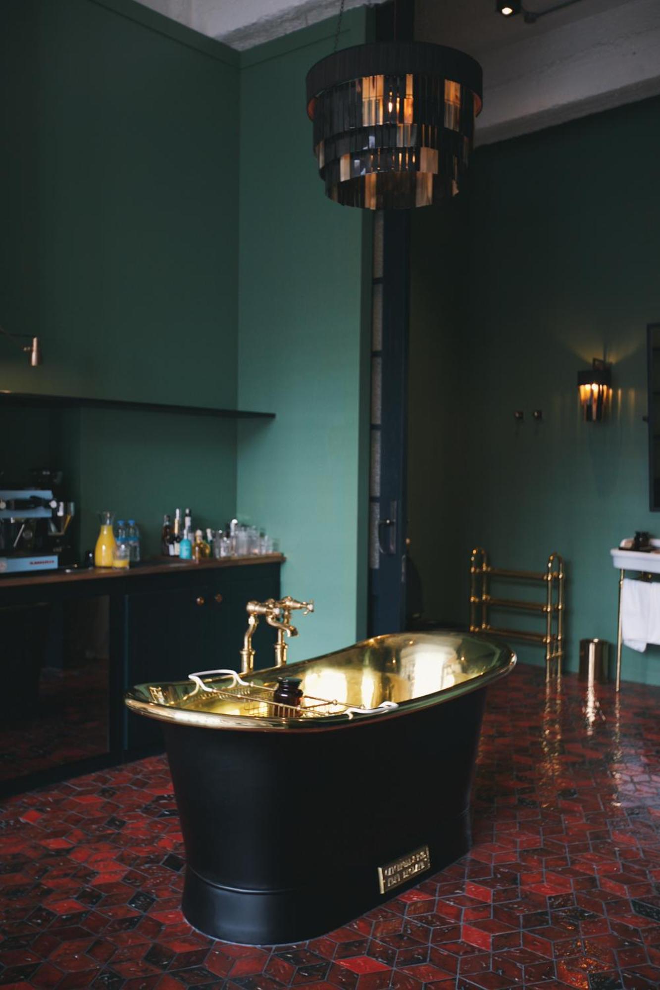 Aviator Signature Room